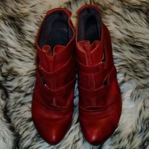 Chocolate Negro Red Leather Boots